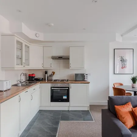 The Vanity Affair - Fitzrovia - By Frankie Says